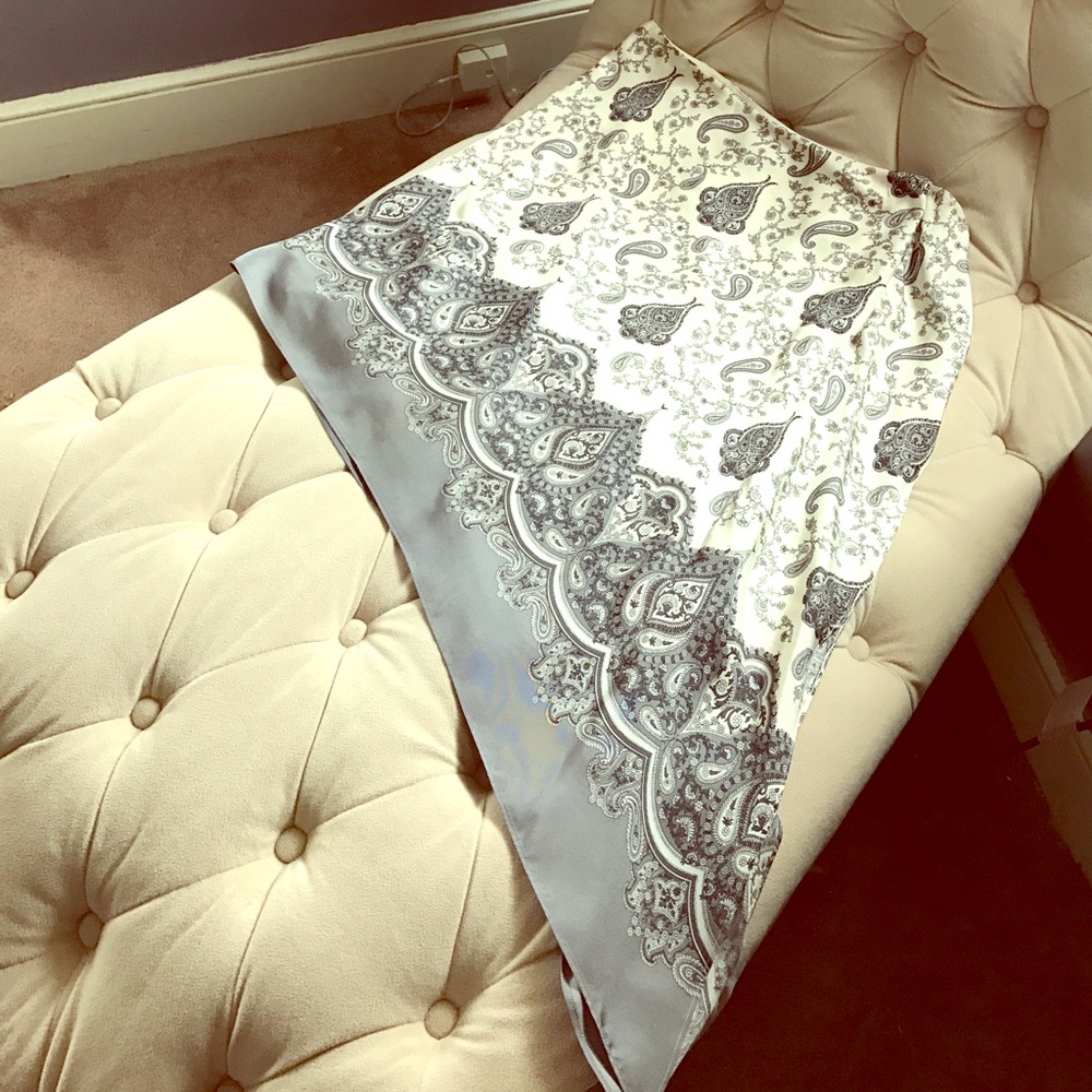 💔 CLOSET CLEAN OUT💔 🦉 Banana • Republic 🍁 asymmetrical skirt