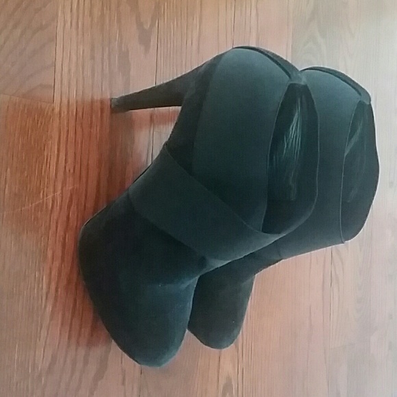 Stuart Weitzman booties - Picture 2 of 4