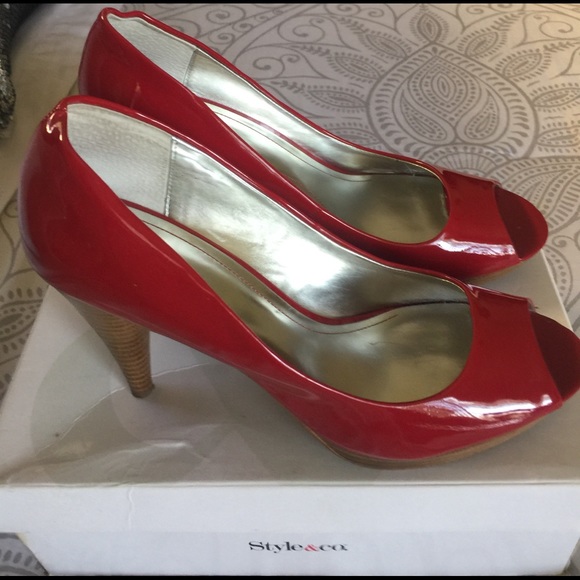 Style & Co Pumps - Picture 2 of 4
