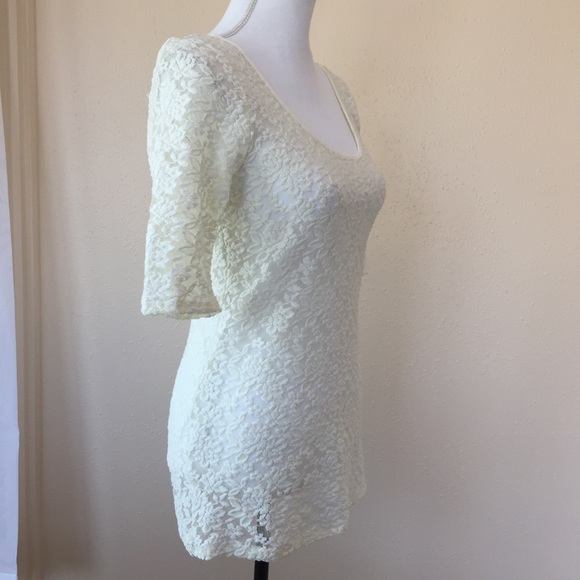 Banana Republic Cream Lace Sheer Stretch Top Sz M - Picture 3 of 8