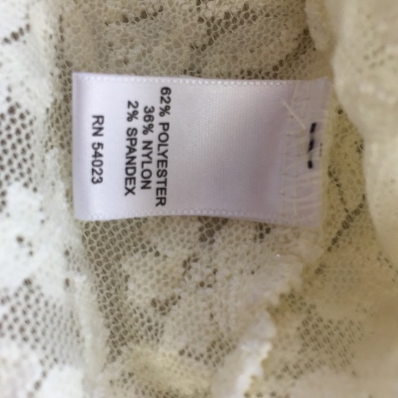 Banana Republic Cream Lace Sheer Stretch Top Sz M - Picture 7 of 8