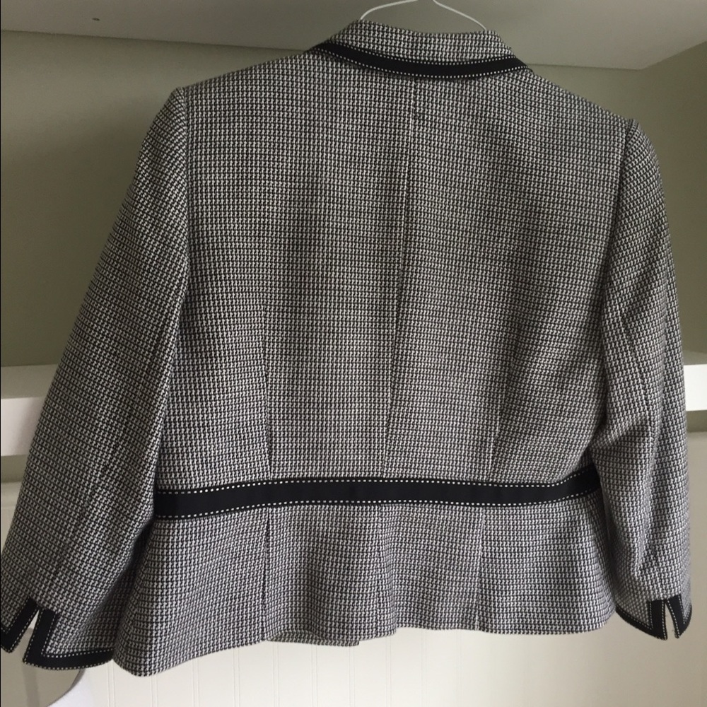 Nice Blazer! - Picture 2 of 4