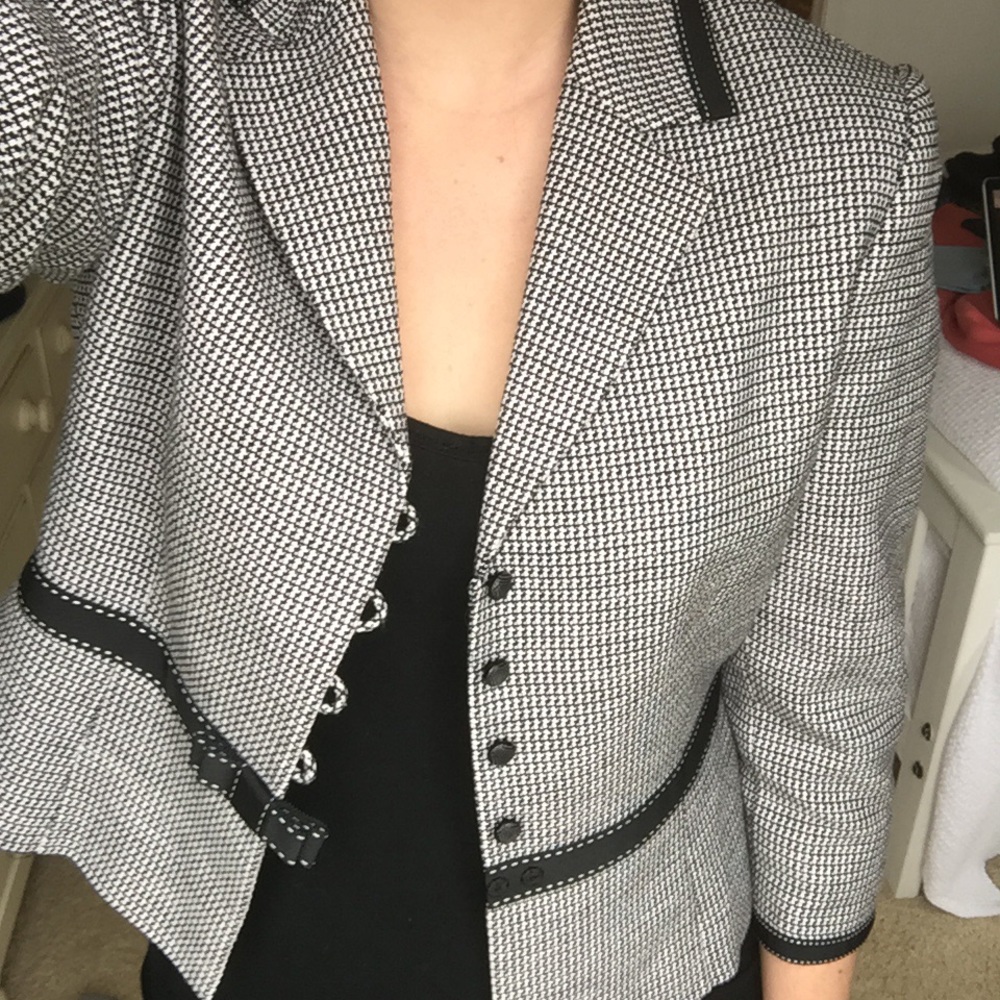 Nice Blazer! - Picture 3 of 4