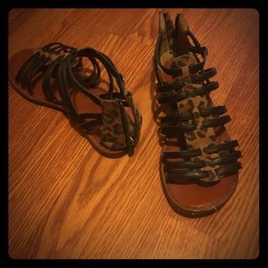 Sandals American Eagle Gladiators size M/L 8-9