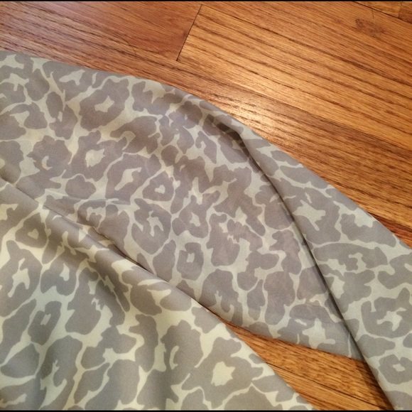 J.Crew Leopard Print Silk Blouse - Picture 4 of 9