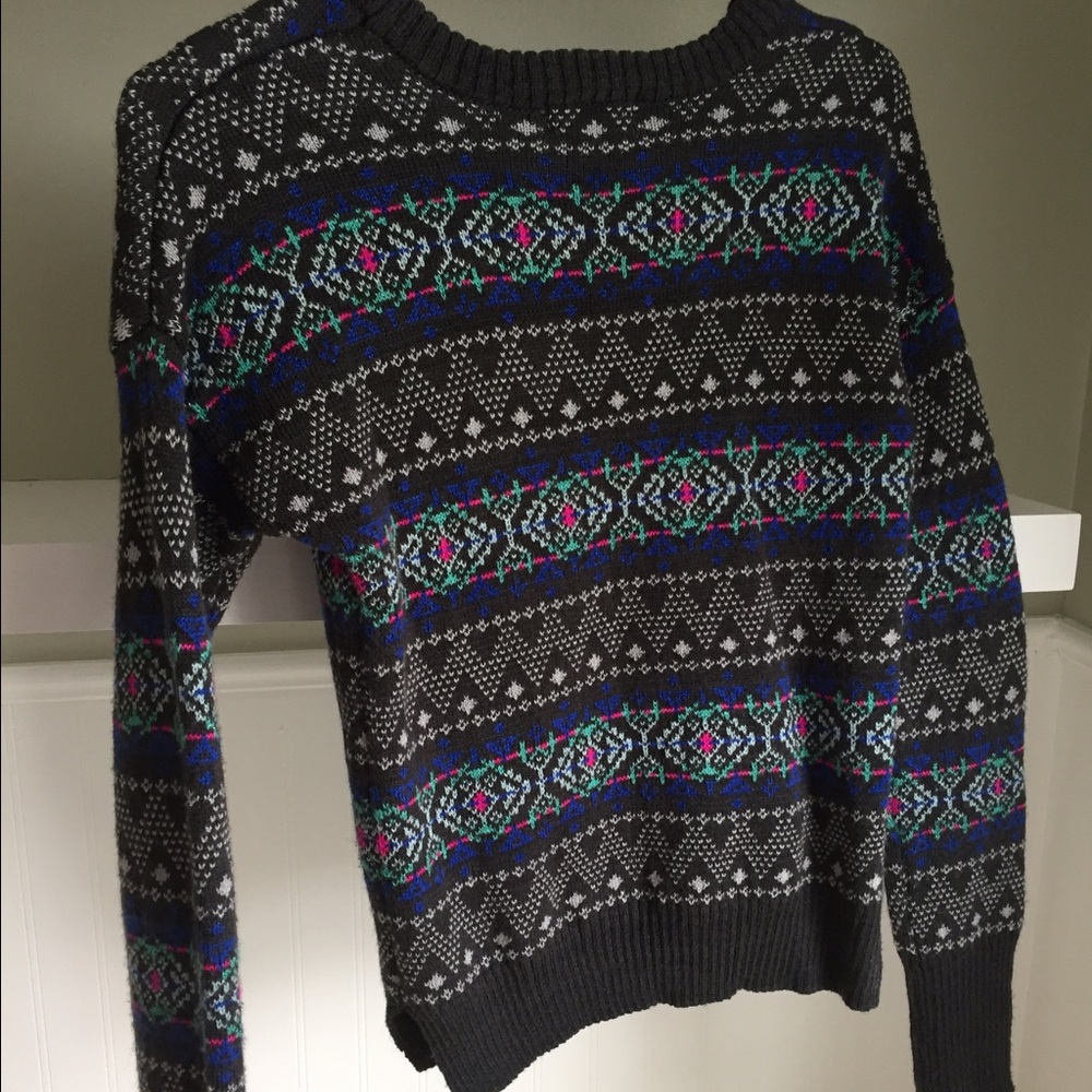 Patterned Sweater! - Picture 2 of 2
