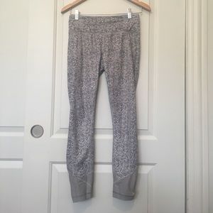 Never worn Lululemon Capri leggings with rouched
