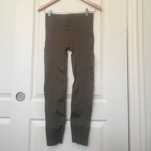 Never worn Lululemon green knit full legging
