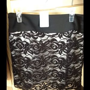 Lace skirt