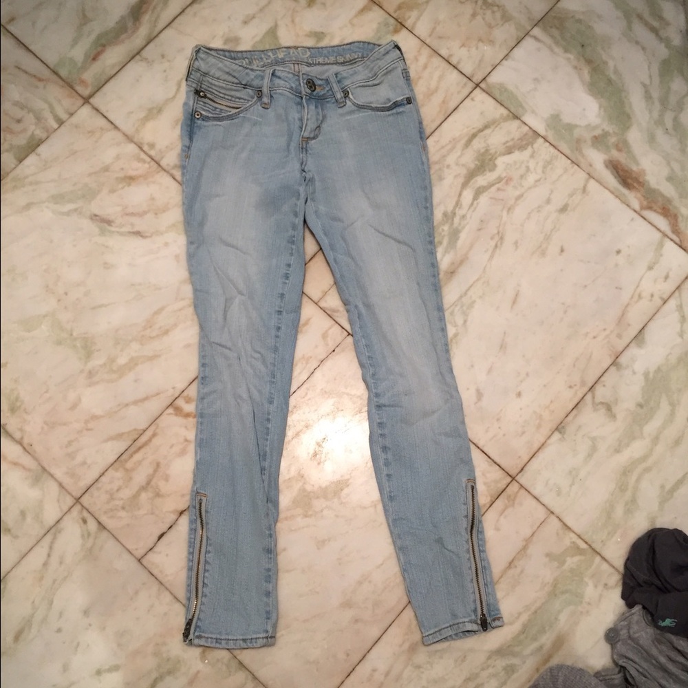 Bullhead Xtreme Skinny Jeans. Light Blue