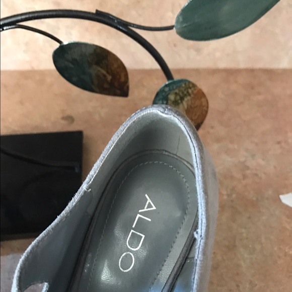 Beautiful, sexy grey suede peep toe, tie up - Picture 5 of 5