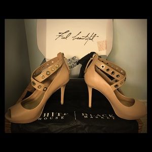 NWOT nude leather heels. Display, only worn inside