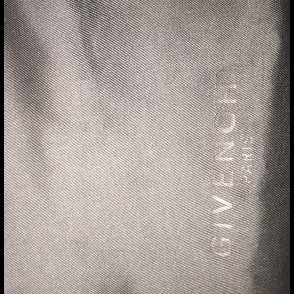 GIVENCHY DUST BAG - Picture 2 of 2