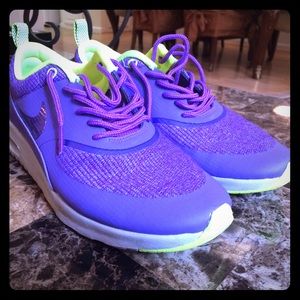 Nike Air sneakers size 8