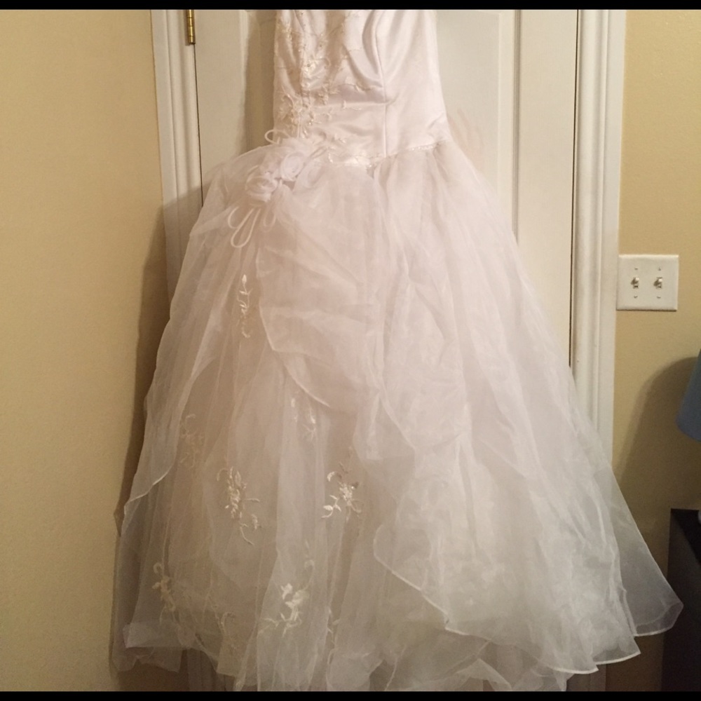 Beautiful White Wedding/Debutante Dress