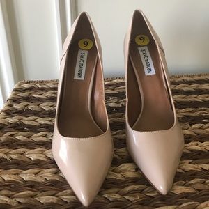 Steve Madden nude heels