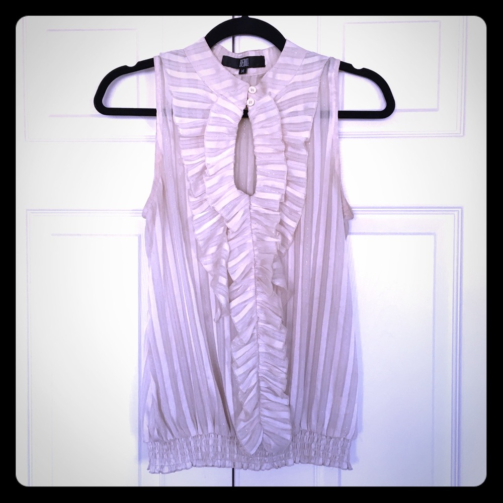 Peephole Ruffle Blouse