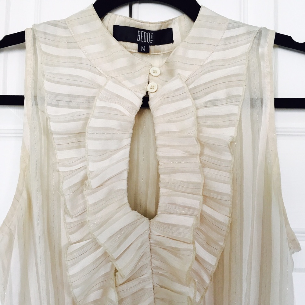 Peephole Ruffle Blouse - Picture 2 of 4