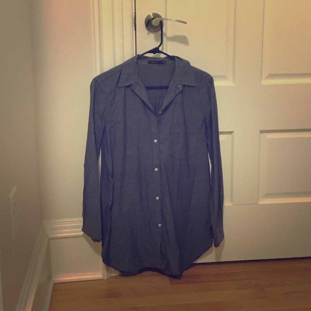 Aritzia long sleeve button down - dark blue/grey