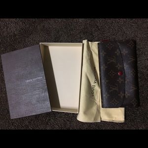 Luis Vuitton wallet