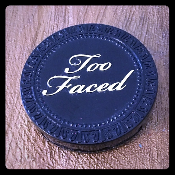 TOO FACED Chocolate Soleil Matte Bronzing Powder - Picture 1 of 3