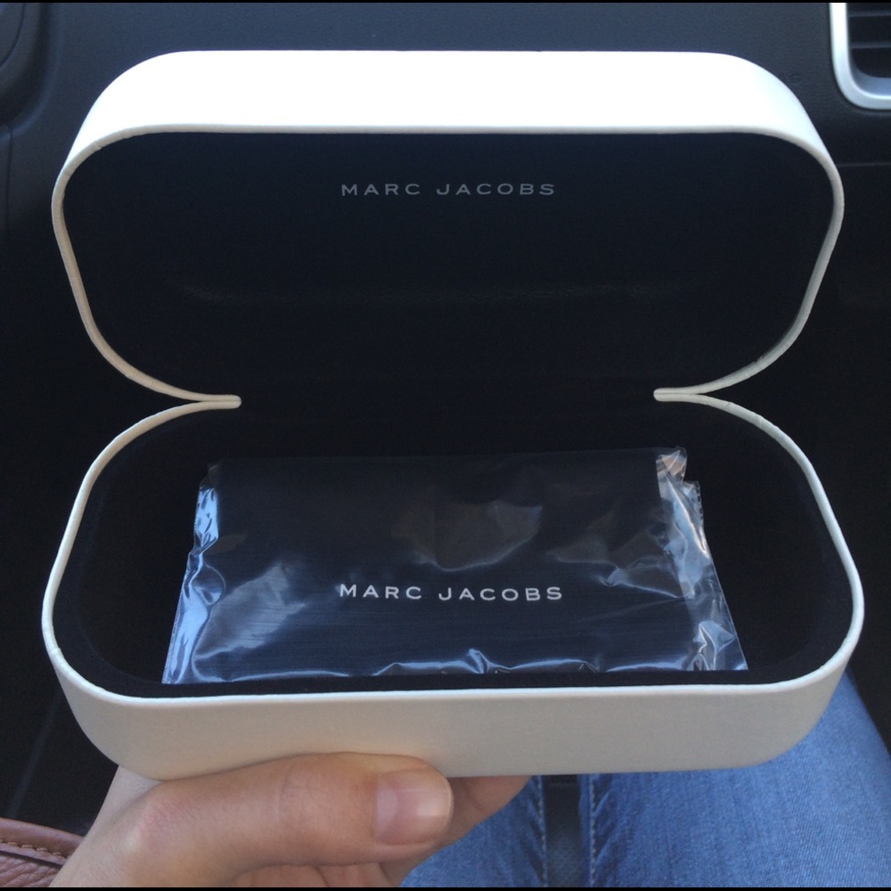 Marc Jacobs Sunglass Case 🕶