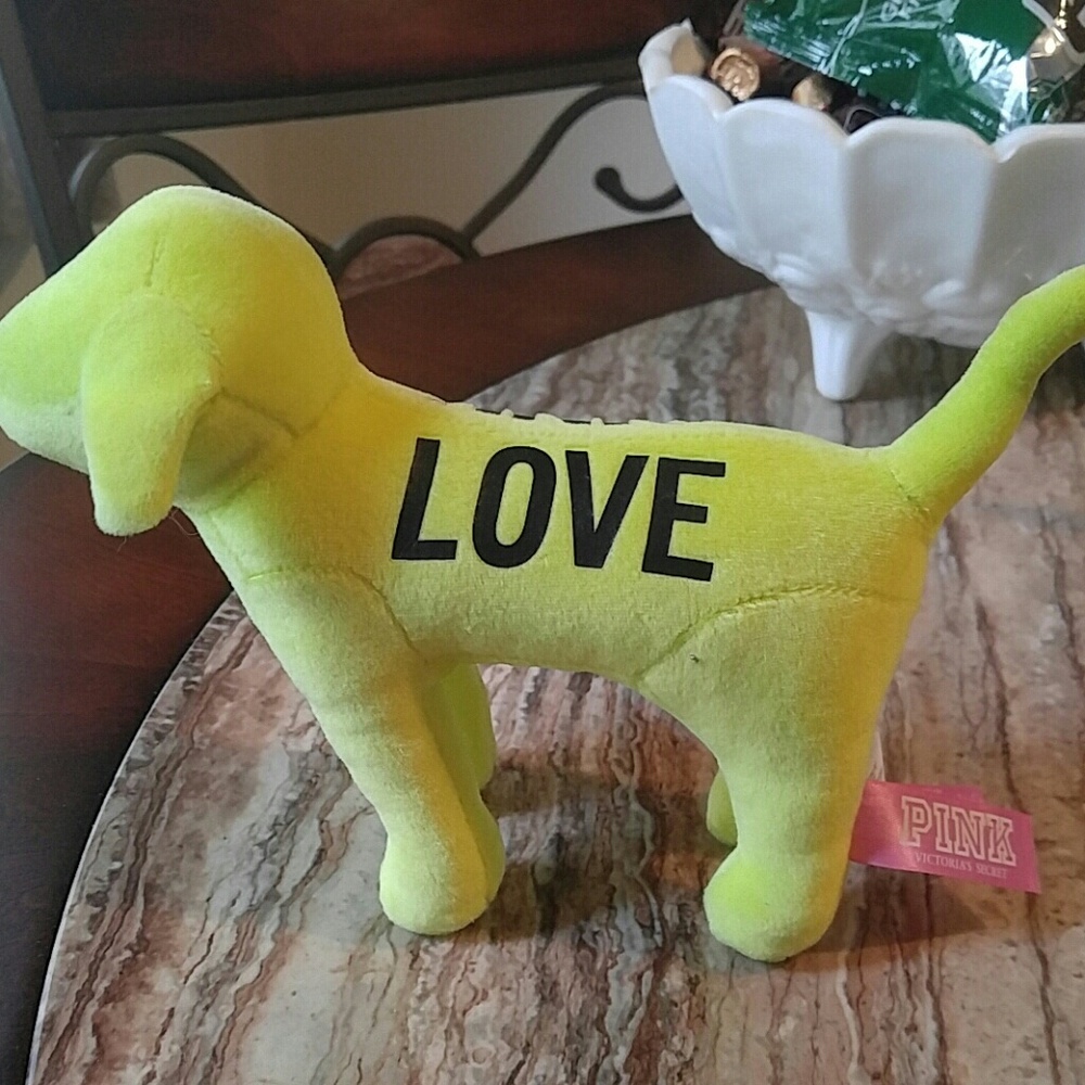 Victoria's Secret dog