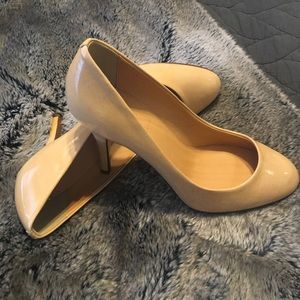 J. Crew Nude/Tan Patent Leather Pumps NWOT