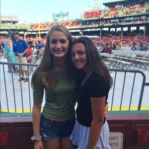 Meet your Posher, Lauren