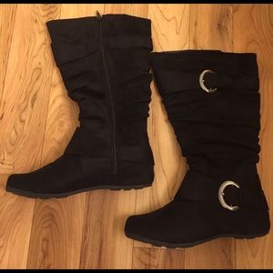 **SATURDAY SALE ,NO OFFERS**Black Suede Boots