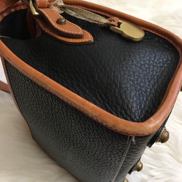 Additional photos and description for black Dooney - Picture 2 of 5