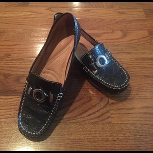 Naturalizer Gabina Black Embossed Leather Loafer