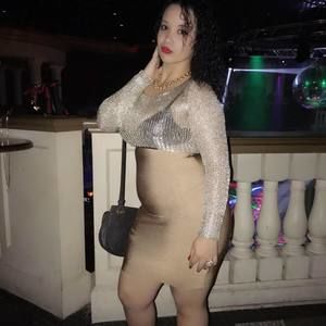 Meet your Posher, Elizabeth