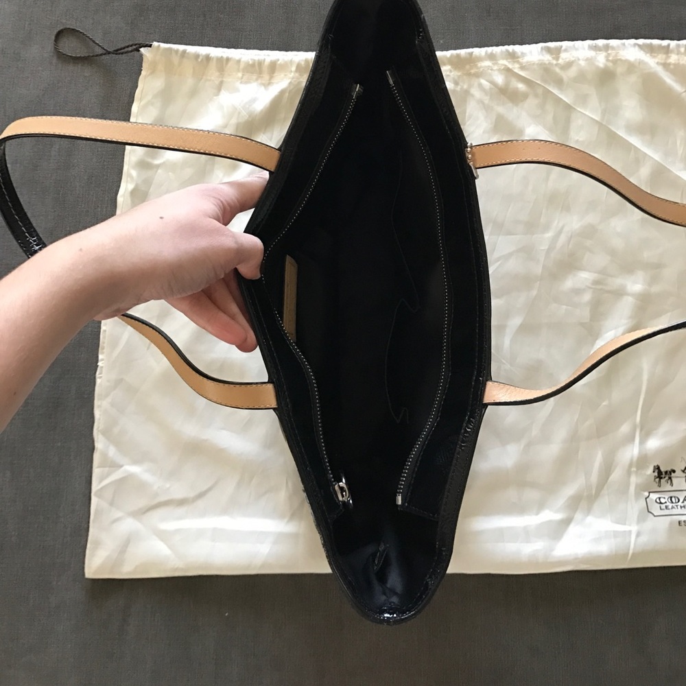 Coach - Picture 4 of 4