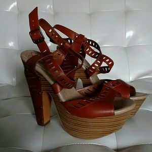 Jessica Simpson tan, boho pumps