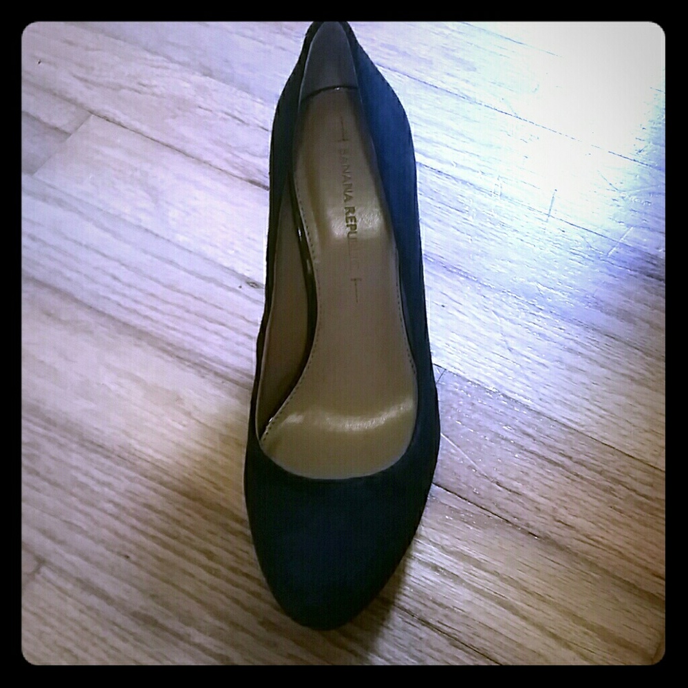Wedge high heels, very good condition, like new!