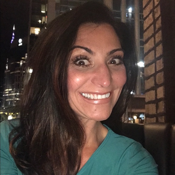 Meet your Posher, Danielle - Picture 4 of 7