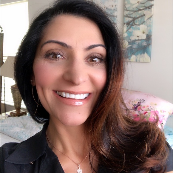 Meet your Posher, Danielle - Picture 7 of 7