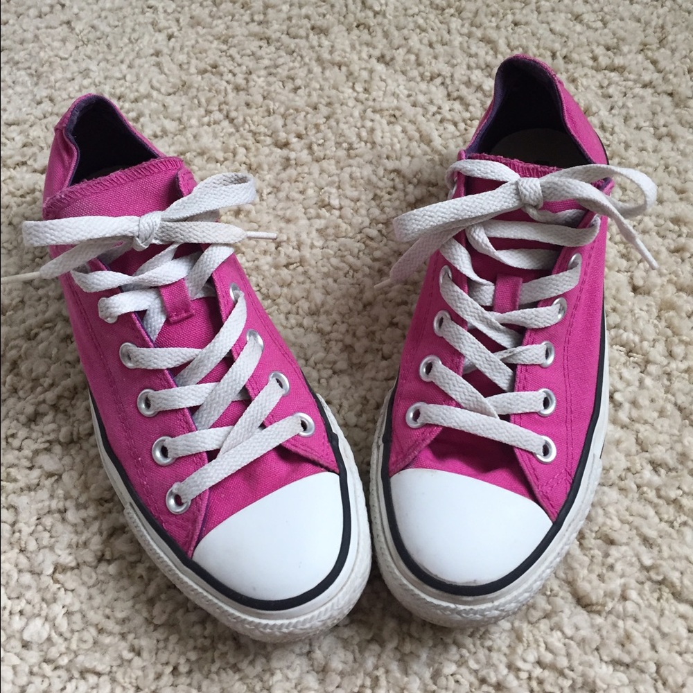 Great Condition Pink Converse!