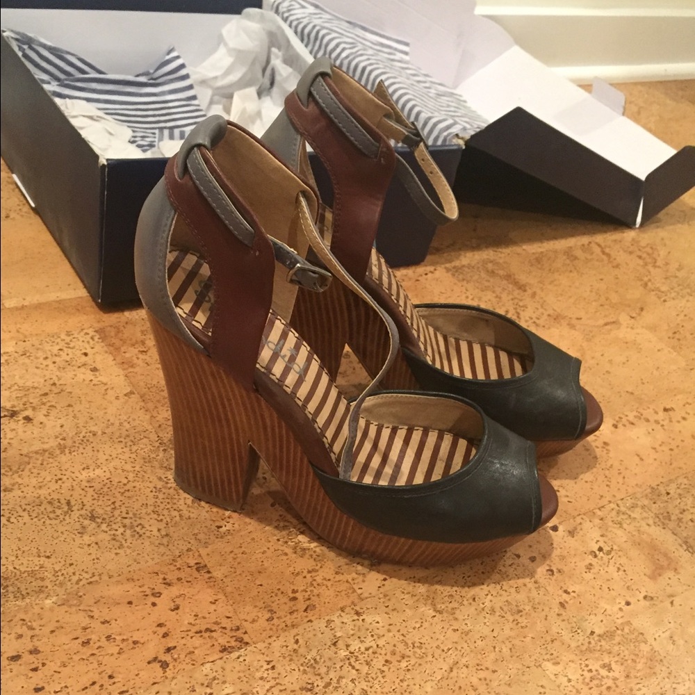 Splendid platform sandals, size 9
