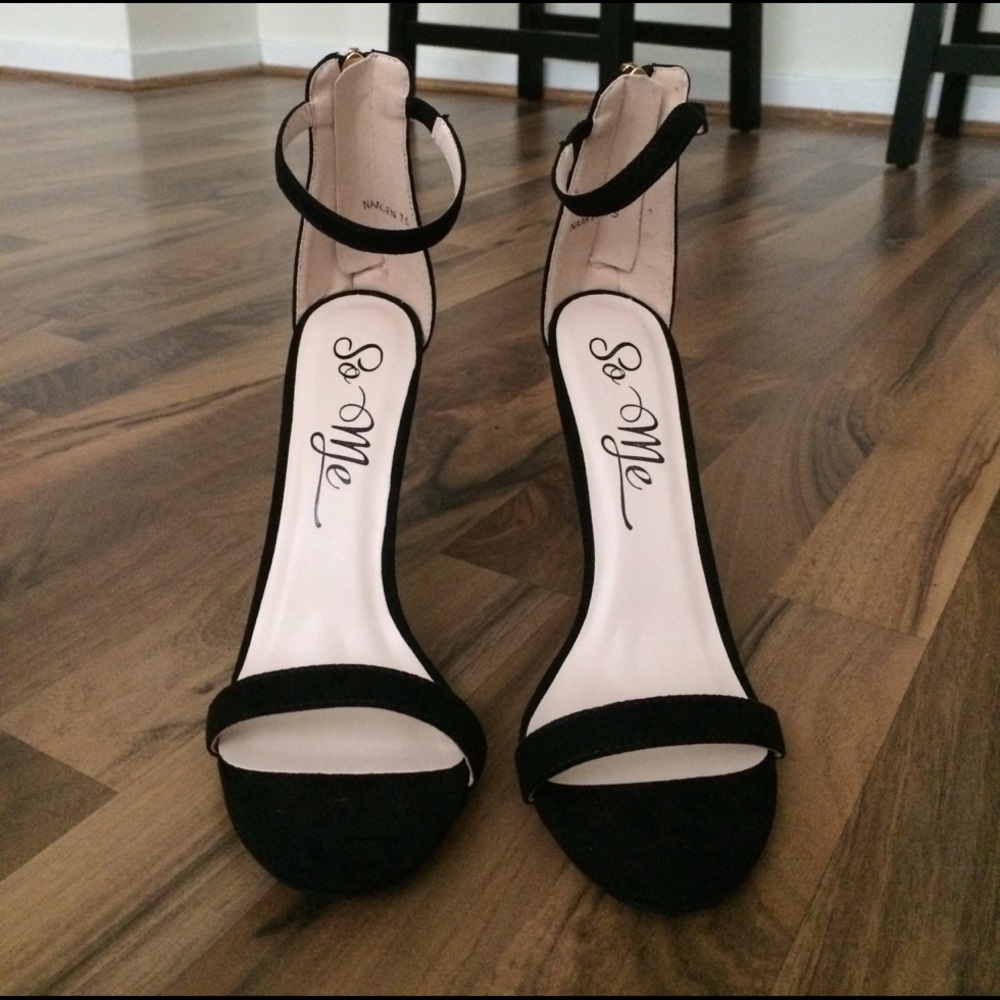 Heels - Picture 2 of 2