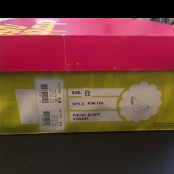 Black size 8 studded wedges from Charlotte Russe - Picture 5 of 5