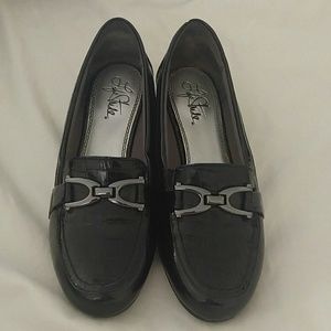Life stride black patent leather loafers 7w Life stride black patent leather loafers 7w