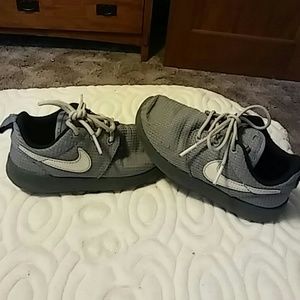Boys Nike Roshe