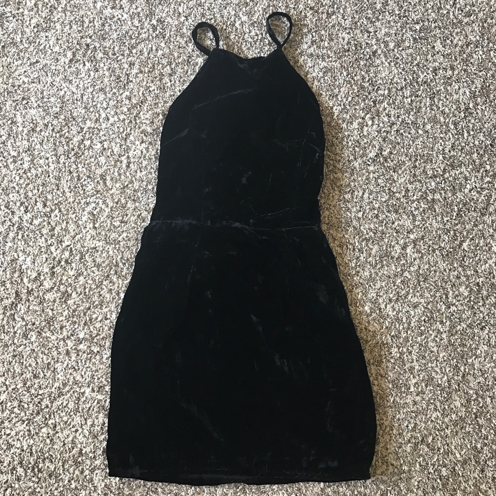 FOREVER TWENTY ONE Black velvet dress