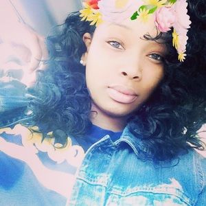 Meet your Posher, Markia