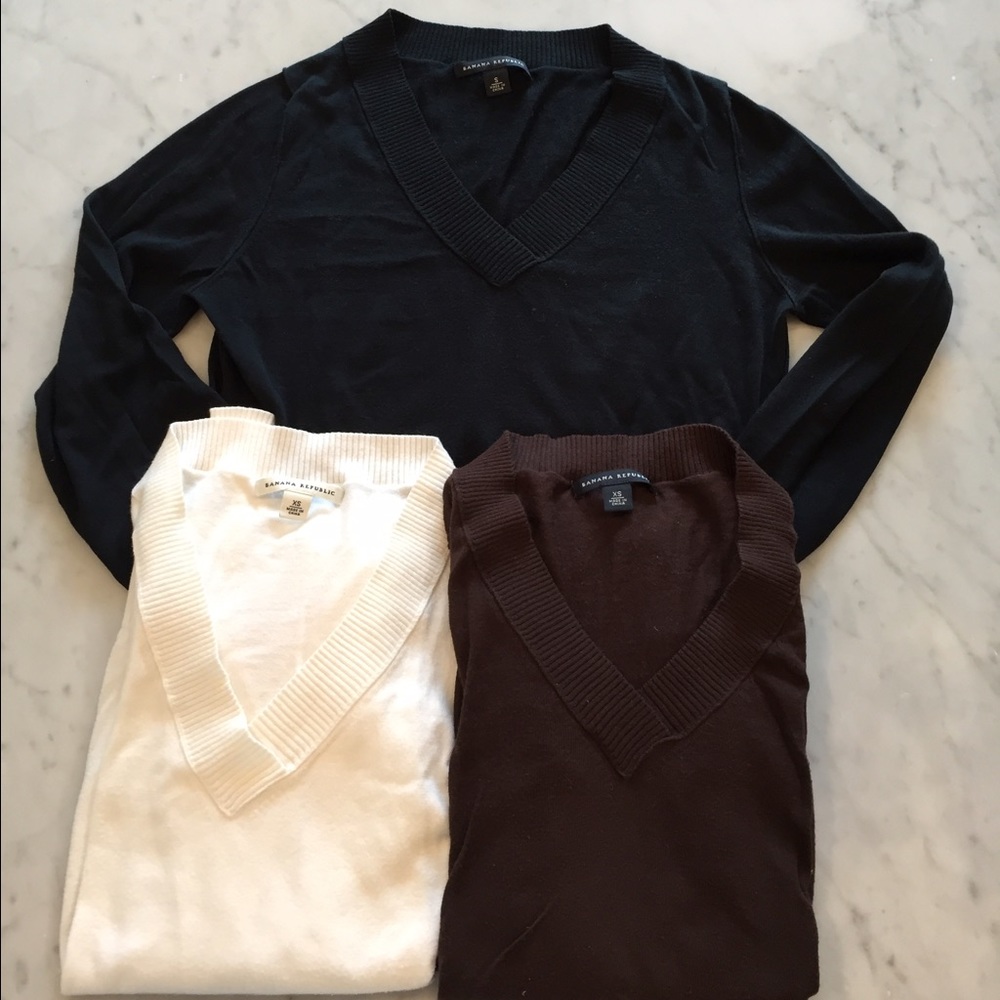 Light Weight Knit Long Sleeve Sweater/Tops