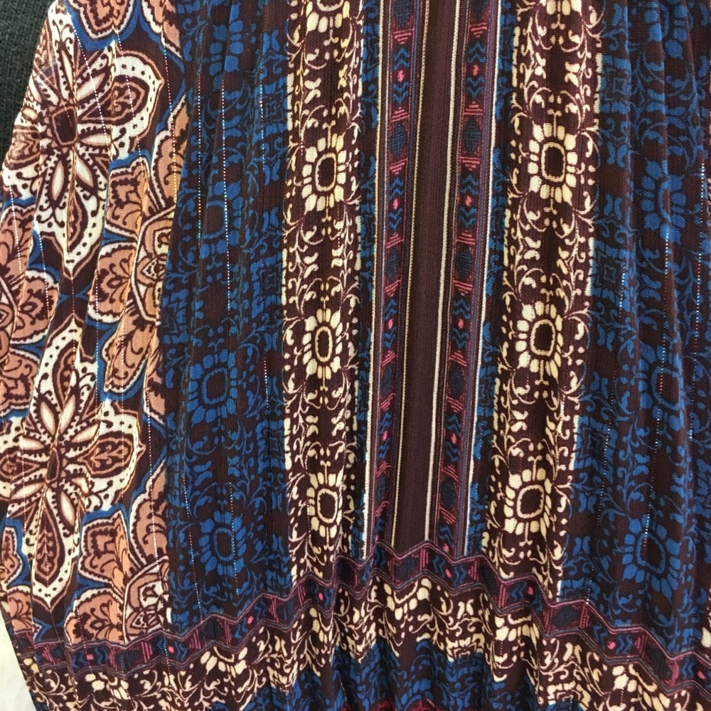 Gorgeous pleated top - Picture 2 of 5