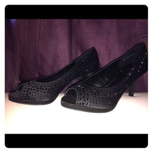 Kelly & Katie open toe pumps