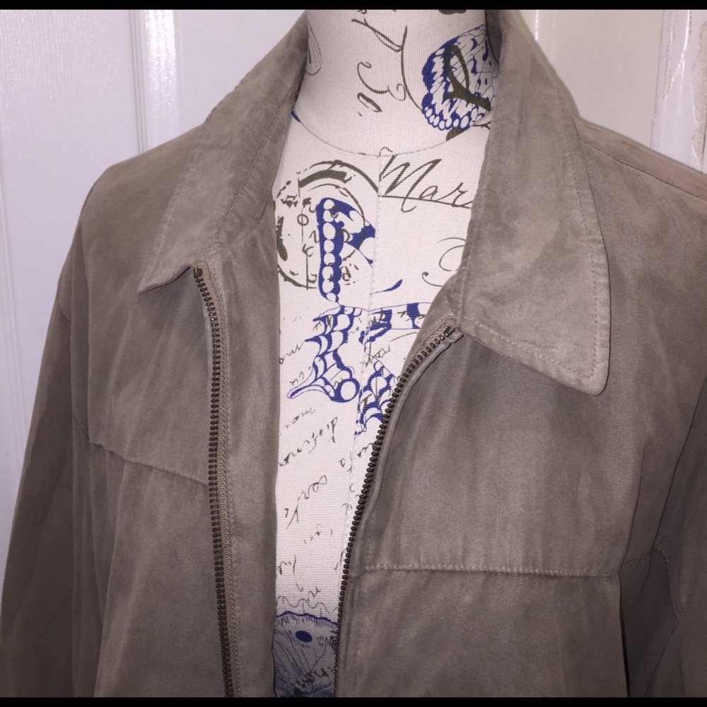 Weatherproof Jacket - Picture 3 of 5